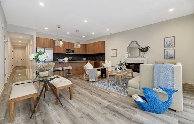 2 beds, 2 baths, 1,230 sqft, $2,406, Unit 770-2E