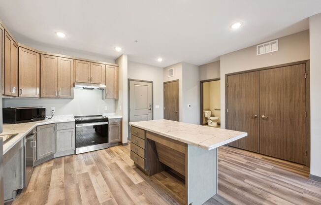1 bed, 1 bath, 784 sqft, $1,375, Unit 13896 - 216