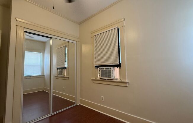 1 bed, 1 bath, $1,695, Unit Unit 5