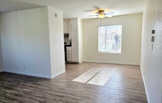 *2 WEEKS FREE!* 2 BR with Garage between Hillcrest and North Park!