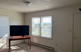 2 beds, 1 bath, $1,250