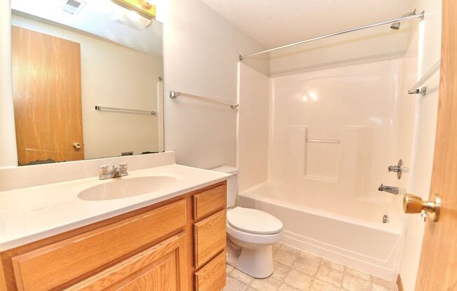 2 beds, 1 bath, 750 sqft, $975, Unit 1217-07