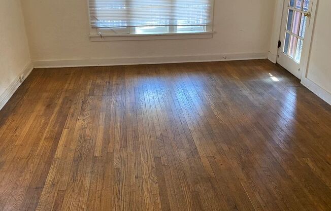 1 Bedroom with Basement & Enclosed Yard