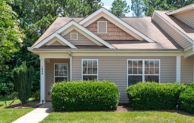 Charming End-Unit Townhome with Prime Location!