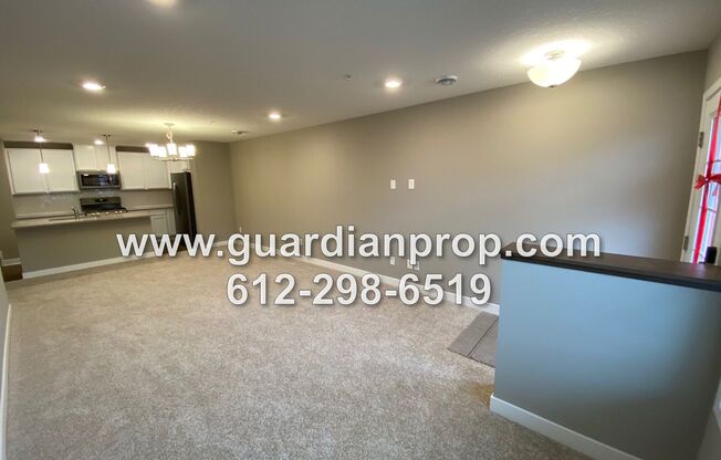 Luxury Townhouse Available Now, High End Finishings, Quartz Counters, Large Loft, Huge Master Suite