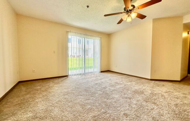 2 beds, 1 bath, 840 sqft, $1,050, Unit 4D
