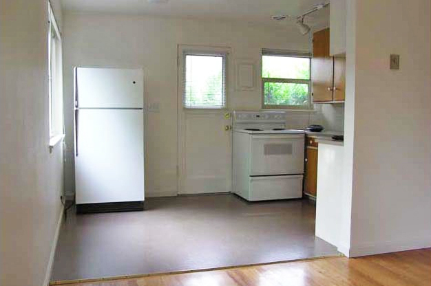 2 beds, 1 bath, 810 sqft, $2,275, Unit 01