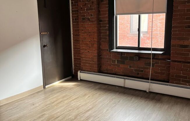2 beds, 1 bath, 891 sqft, $2,150, Unit 45-437