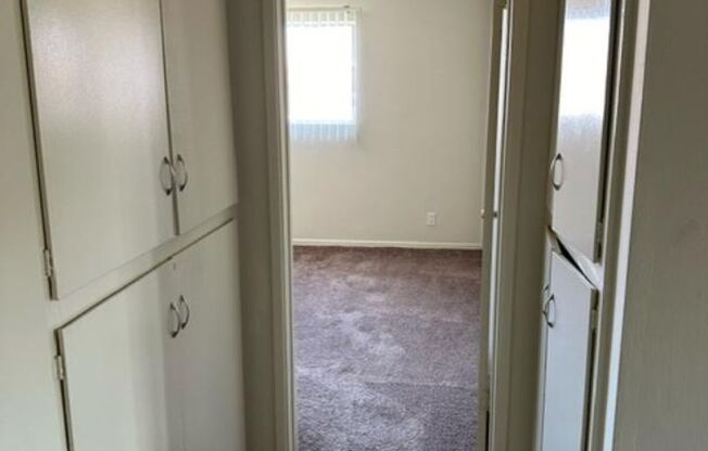 3 beds, 2 baths, $2,600, Unit 5