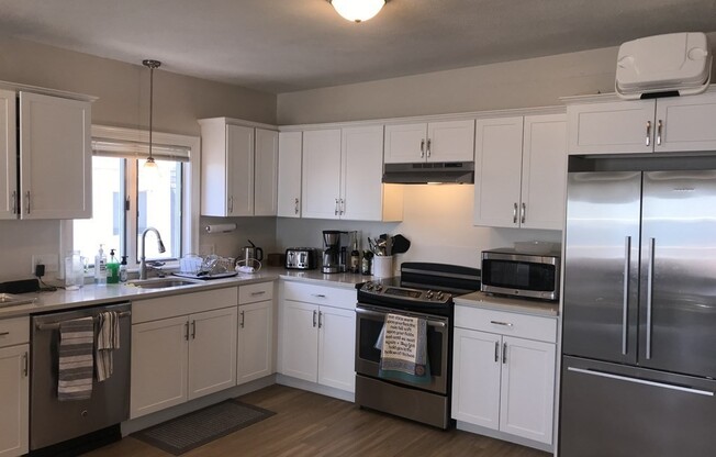 2 beds, 1 bath, 1,150 sqft, $2,900, Unit U5