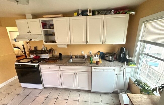 1 bed, 1 bath, 650 sqft, $2,200, Unit 2