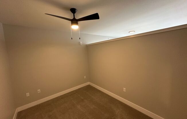 1 bed, 1 bath, 555 sqft, $1,470, Unit 119