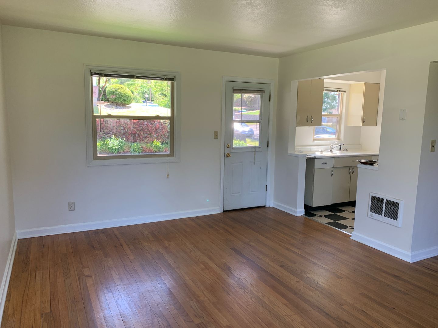 5104 Franklin Court Apartments