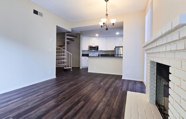 2 beds, 1.5 baths, 1,195 sqft, $4,098, Unit 411