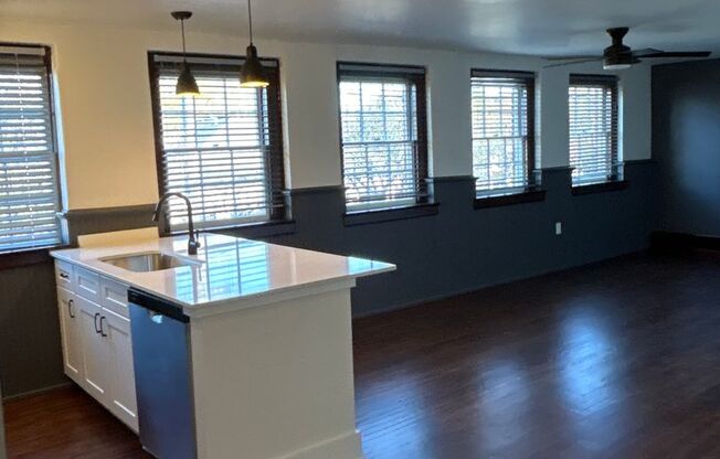 2 beds, 2 baths, 1,034 sqft, $1,350, Unit Unit 201