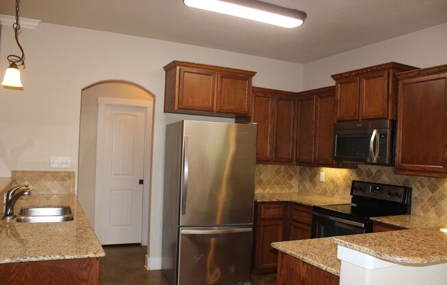 3 beds, 2 baths, $2,500