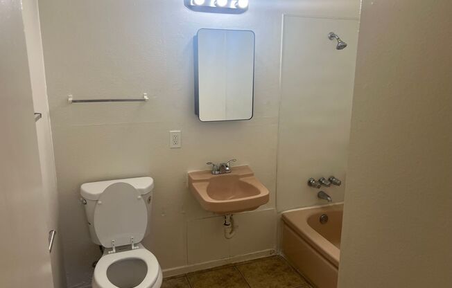 Available 1 Bedroom Condo In Central Las Vegas