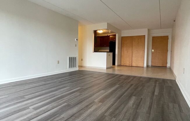 2 beds, 2 baths, 902 sqft, $3,200, Unit T204