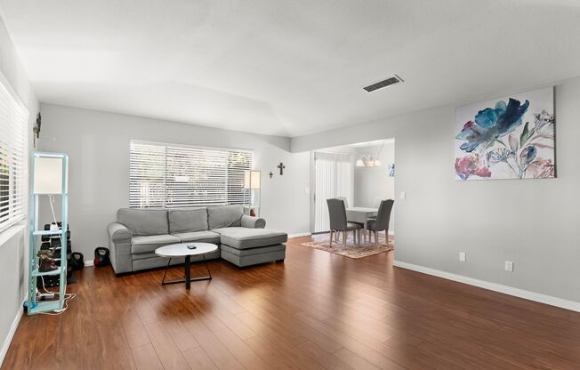 Single Story 3 Bedroom Home with 2 Patios and Community Amenities In Henderson