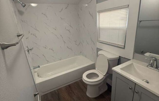 Freshly renovated 3/1 home!