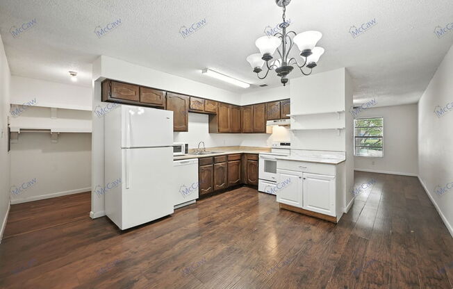 2441 SWEETWOOD DR