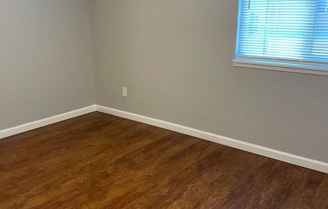 2 beds, 1 bath, 945 sqft, $1,500, Unit 102