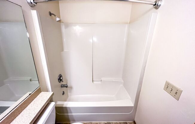 1 bed, 1 bath, 586 sqft, $1,495, Unit 216