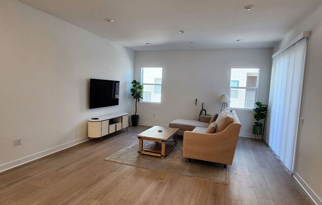 Beautiful Townhouse in Irvine!