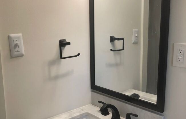 2 beds, 1 bath, 637 sqft, $1,750, Unit 212-E04