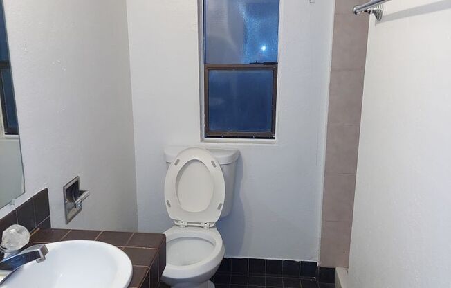 Studio, 1 bath, $1,095, Unit Unit 11