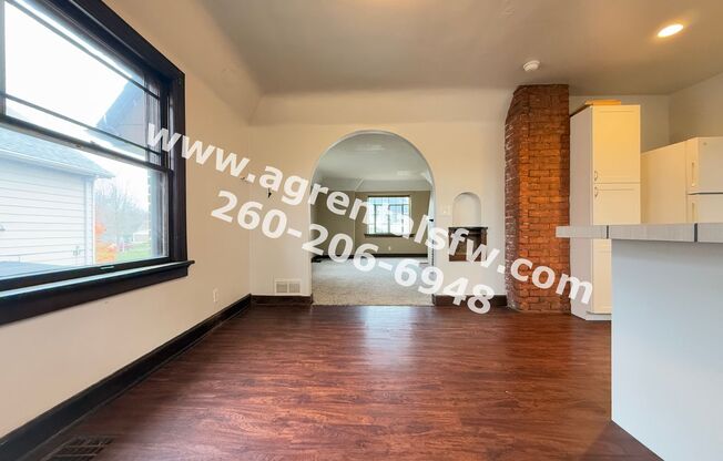 2 beds, 1 bath, 1,054 sqft, $925, Unit 716 W Packard Ave