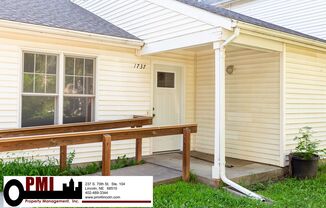 2 Bedroom and 1 Bathroom Duplex Available For Rent!