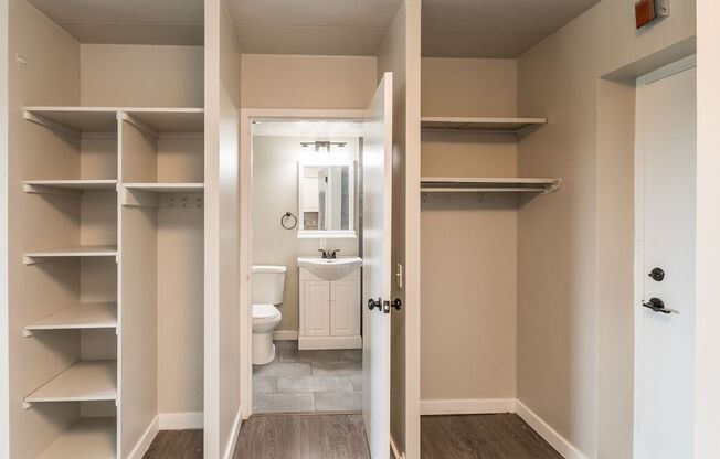 Studio, 1 bath, 425 sqft, $606, Unit Unit 318