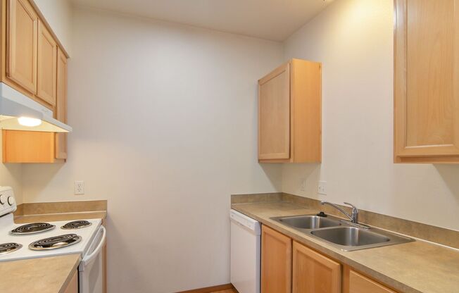 2 beds, 1 bath, $1,700, Unit 305