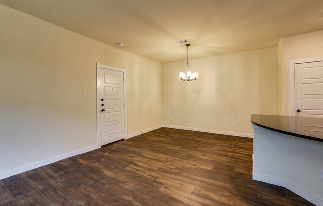 AVAILABLE NOW! GORGEOUS 4 BEDROOM DUPLEX LOCATED IN MIDLOTHIAN ISD!