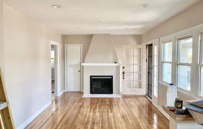 2Br+ 1Br Is Garage Converted/1Ba Cozy Modern Classic Single Story House In Talmadge,