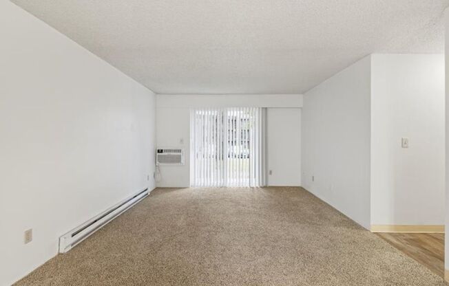 2 beds, 1.5 baths, 975 sqft, $1,165