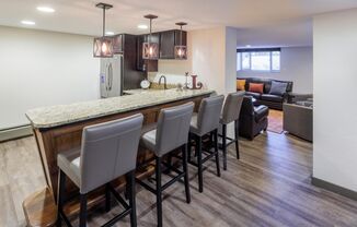 2 beds, 1 bath, 835 sqft, $1,611, Unit 301