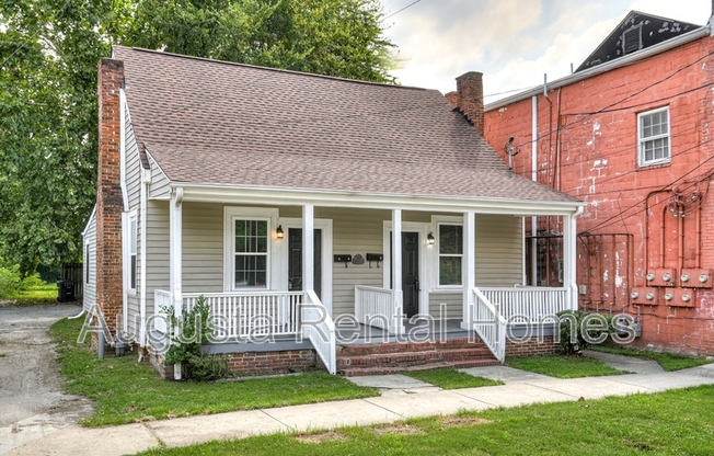 262 WALKER ST