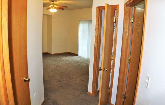 2 beds, 1 bath, $1,195