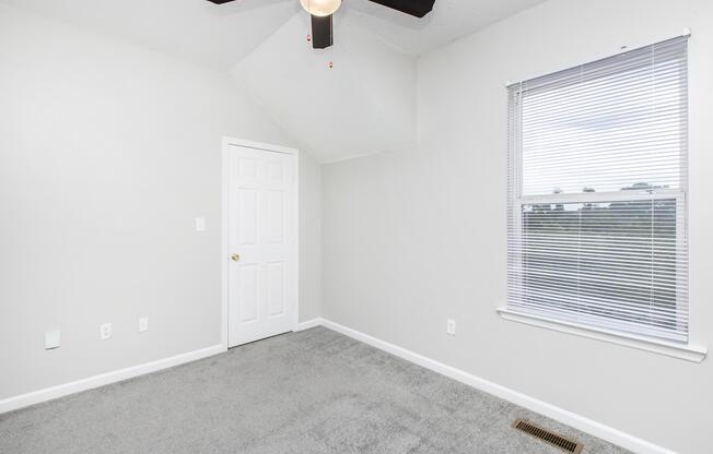 2 beds, 2 baths, 970 sqft, $1,350