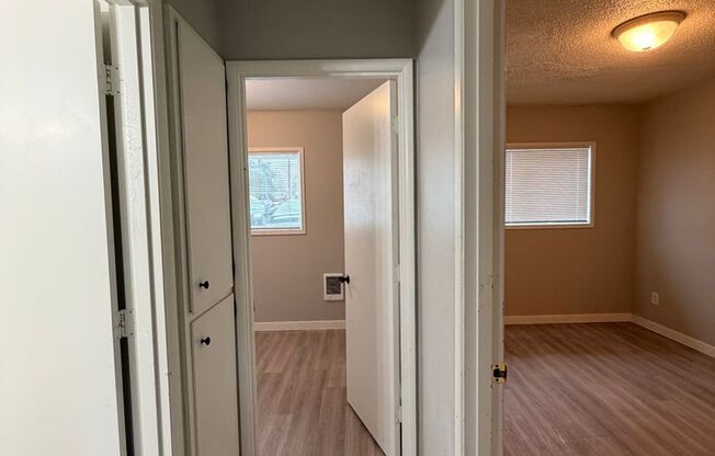2 beds, 1 bath, 639 sqft, $1,299, Unit 11