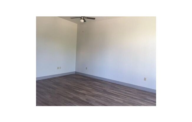 1 bed, 1 bath, 734 sqft, $1,400