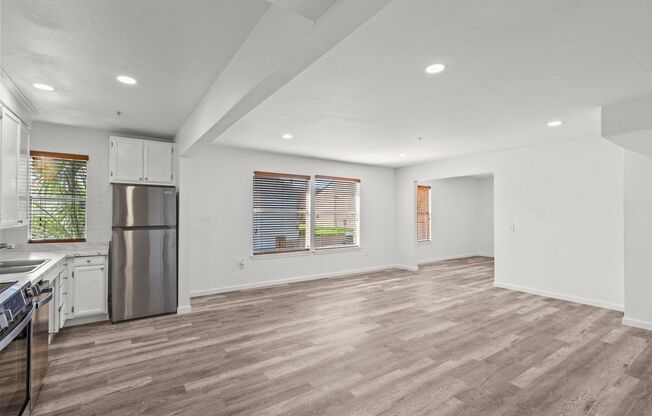 1 bed, 1 bath, 595 sqft, $1,350, Unit #163