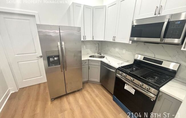 2104 N 8 ST