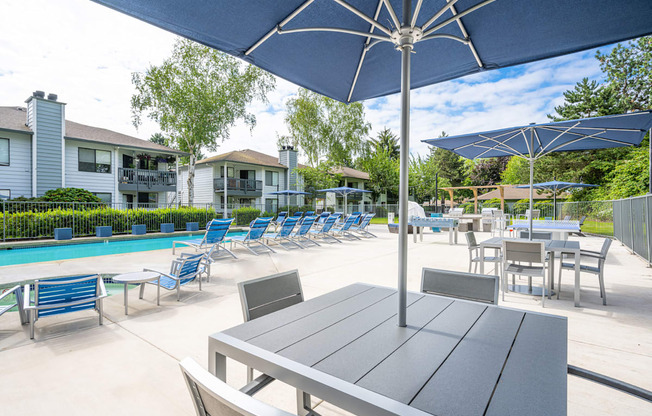 Jasper Square by Trion Living