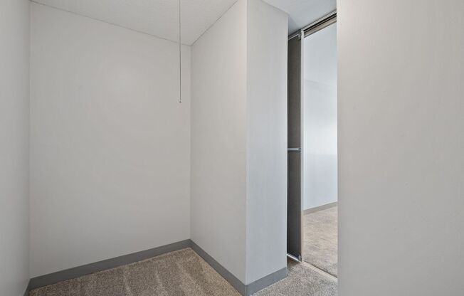 2 beds, 1 bath, 864 sqft, $1,395, Unit 207 - 2400