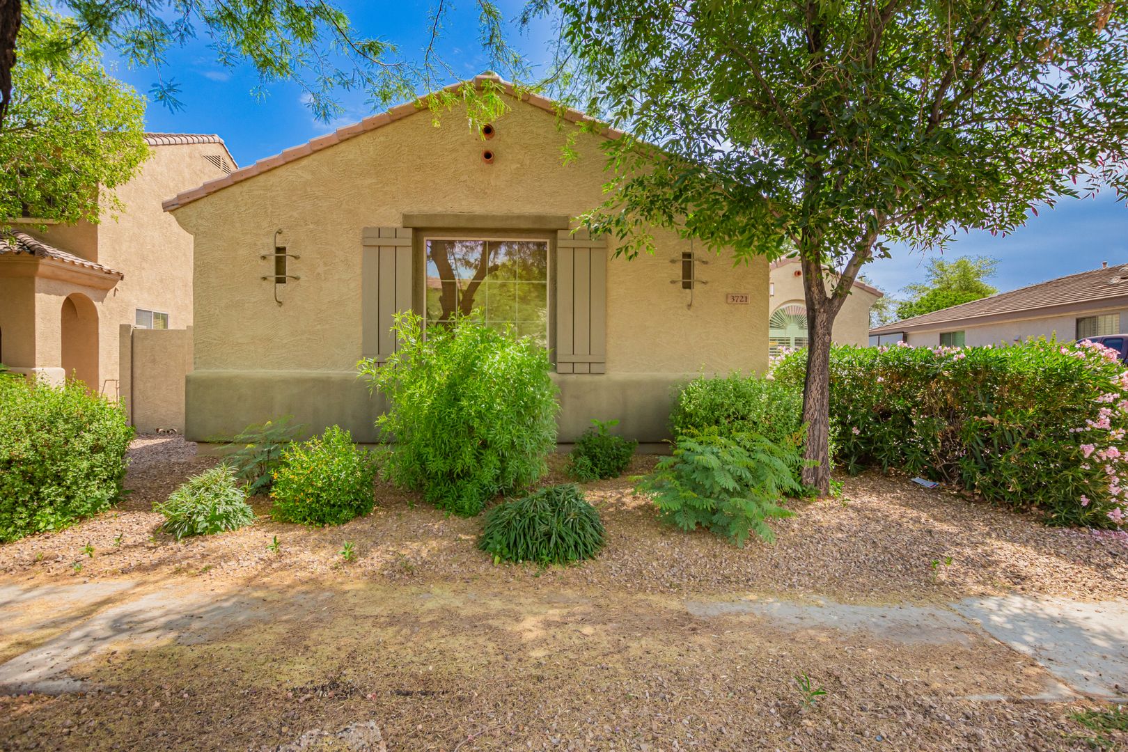 Move In ready home in Power Ranch!