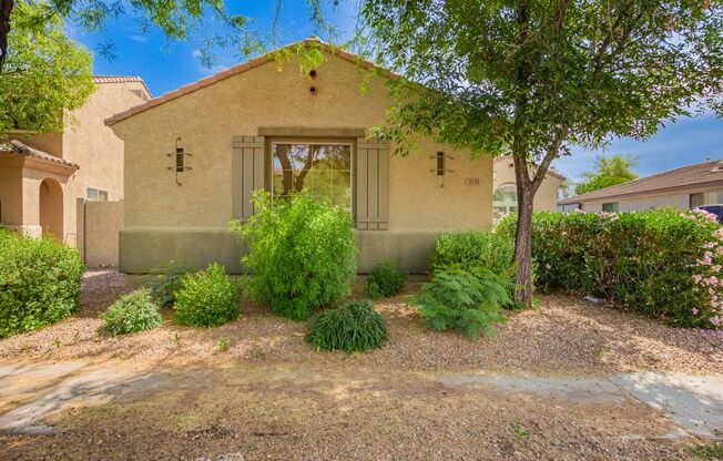 Move In ready home in Power Ranch!