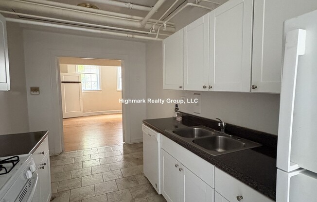 911 Elmwood Ave
